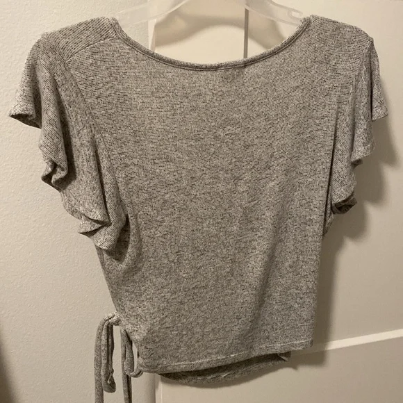 [Caution to the Wind] Short Cap Sleeve Wrap Tie V-Neck Shirt Women’s Sz Large - Picture 3 of 8